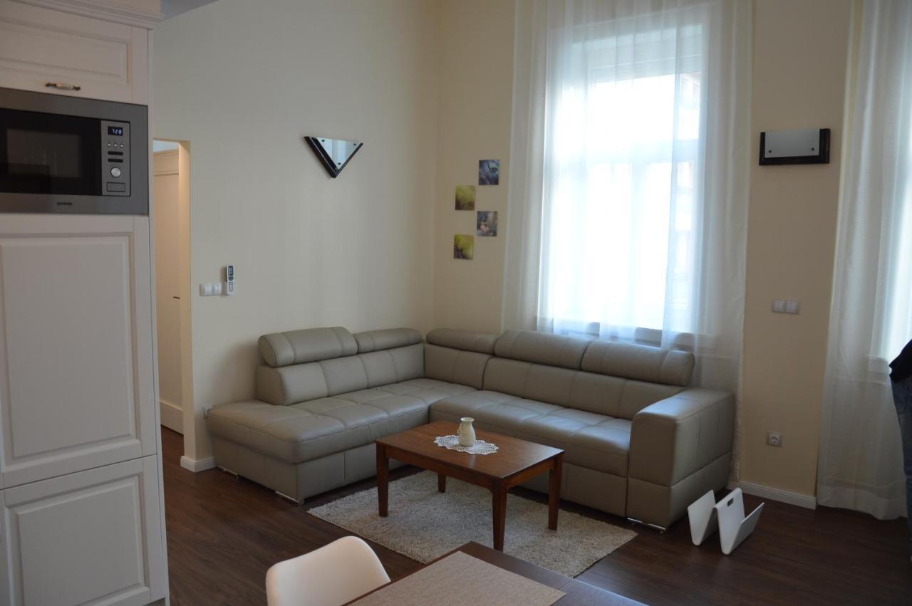 M2-Apartment Szombathely Ngoại thất bức ảnh