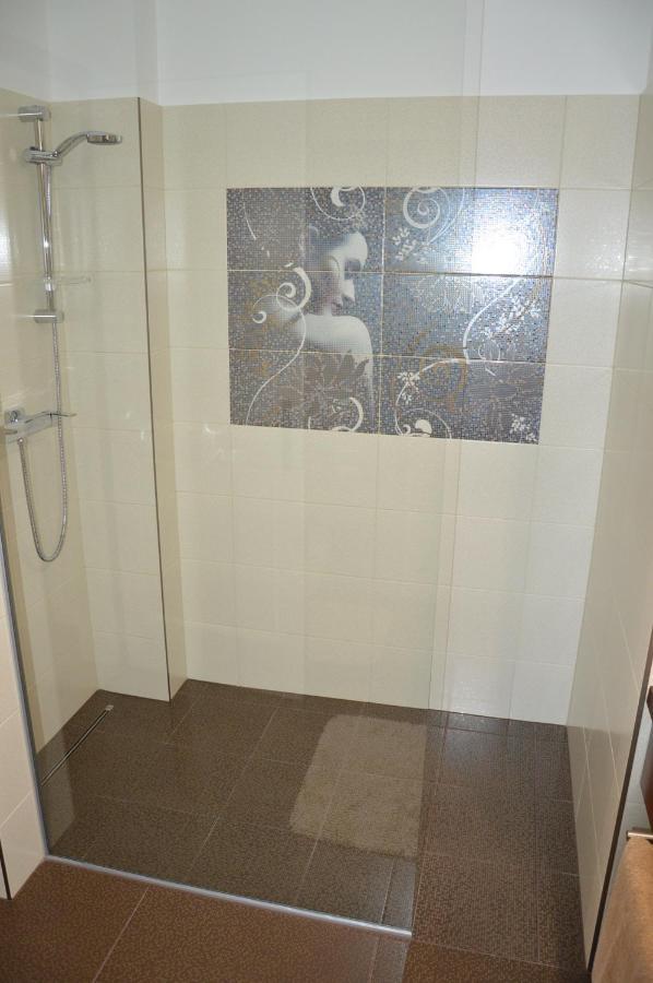 M2-Apartment Szombathely Ngoại thất bức ảnh