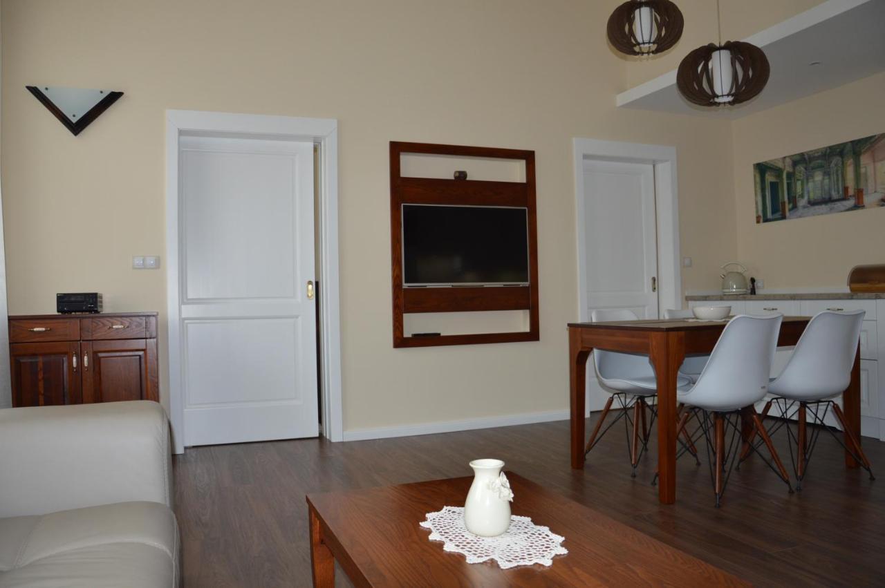 M2-Apartment Szombathely Ngoại thất bức ảnh